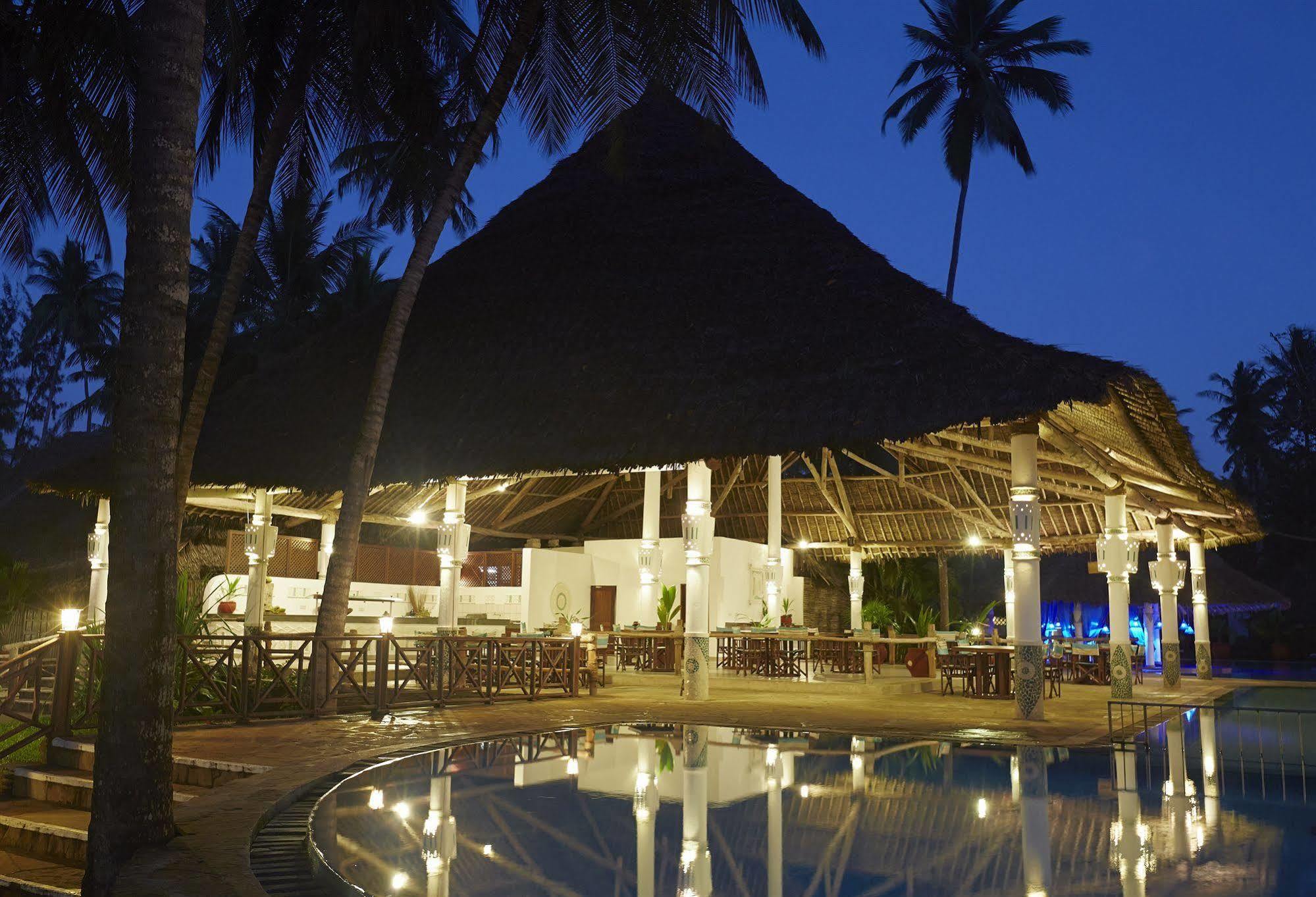 Neptune Village Beach Resort & Spa Galu المظهر الخارجي الصورة