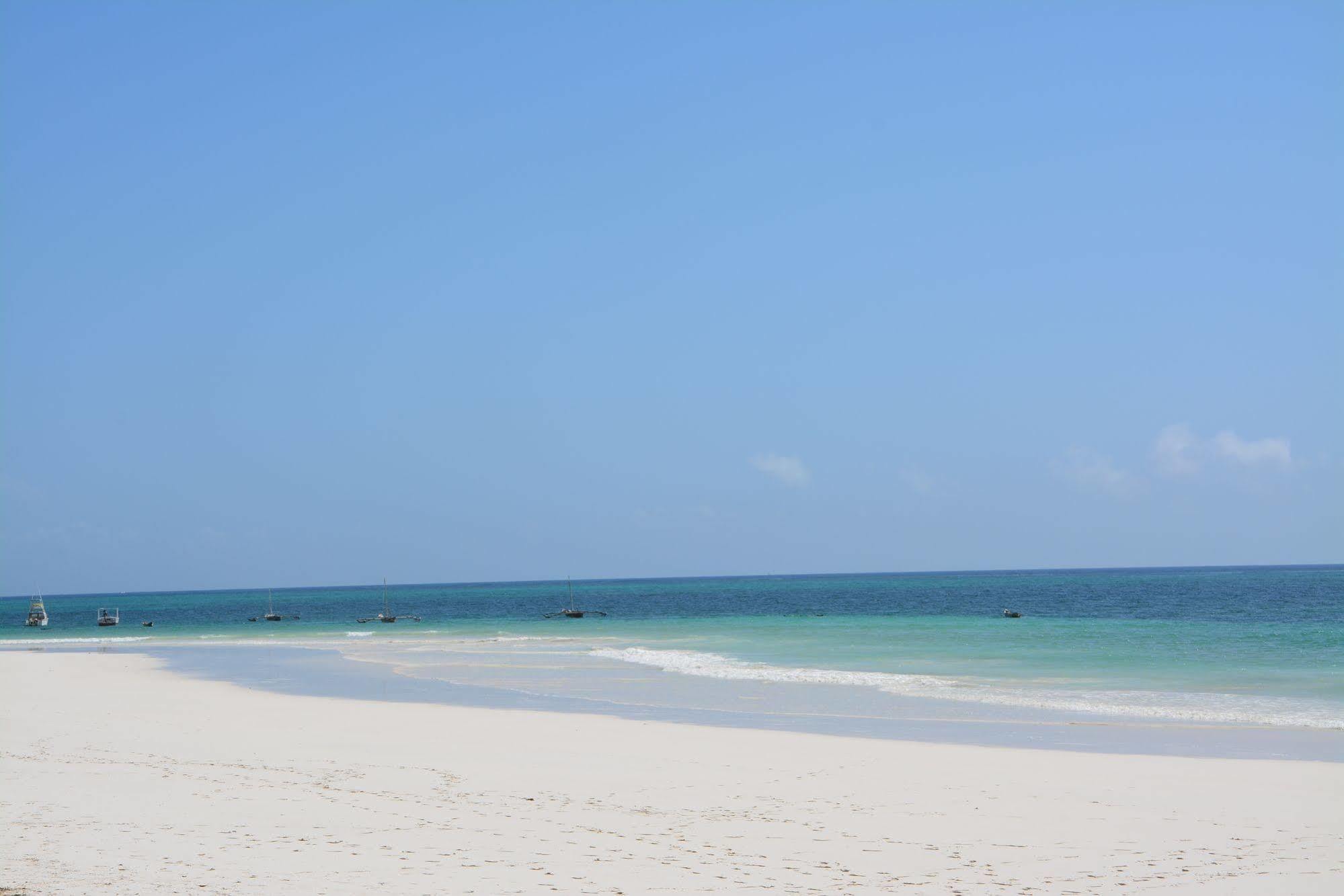 Neptune Village Beach Resort & Spa Galu المظهر الخارجي الصورة